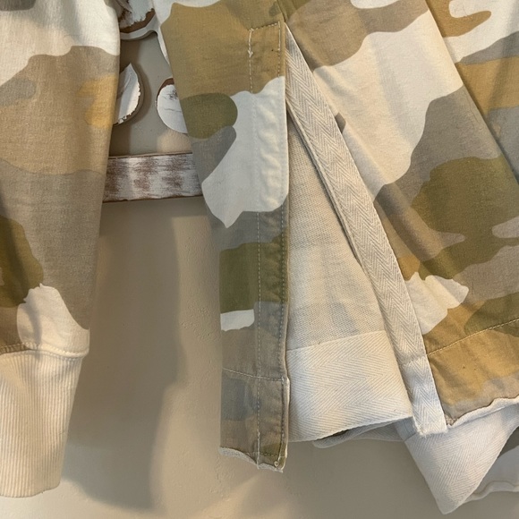 Aerie Oversized Sun Washed Desert Camo Hoodie (Size Small) - Picture 4 of 6